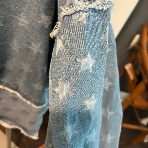 Oli & Hali Blue Star Pattern Denim Top Sz L - Picture 9 of 11
